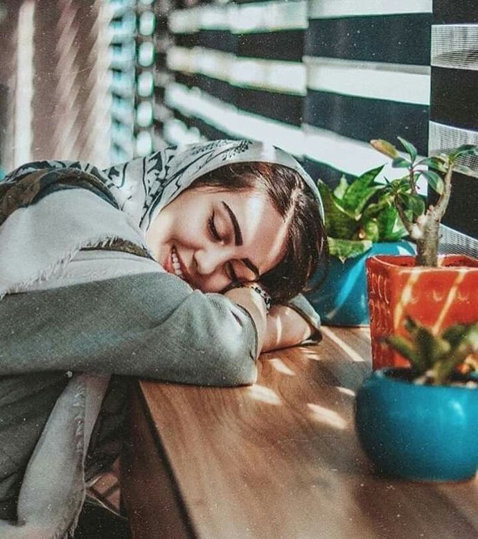Şunu unutma, kimseyi hayatında zorla tutma, kalmak isteyen yerini korur🍂