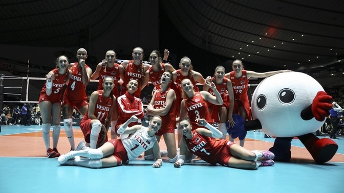 Olimpiyat Elemelerinde, Paris 2024 biletini alan ilk takım Türkiye oldu! Neler düşünüyorsunuz?