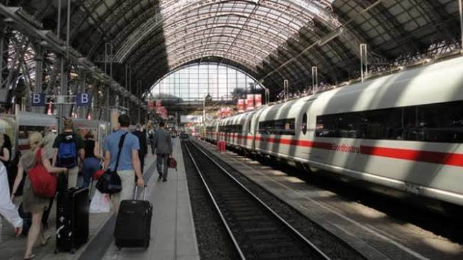 Tren yolculuğu için köpeğime bilet istediler saçma değilmi?