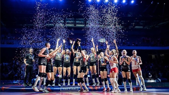 Voleybol izlerken kendinizi onlardan biri gibi hayal ediyor musunuz?