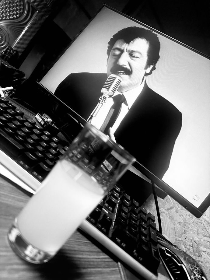 Senin neyin yeter😏?