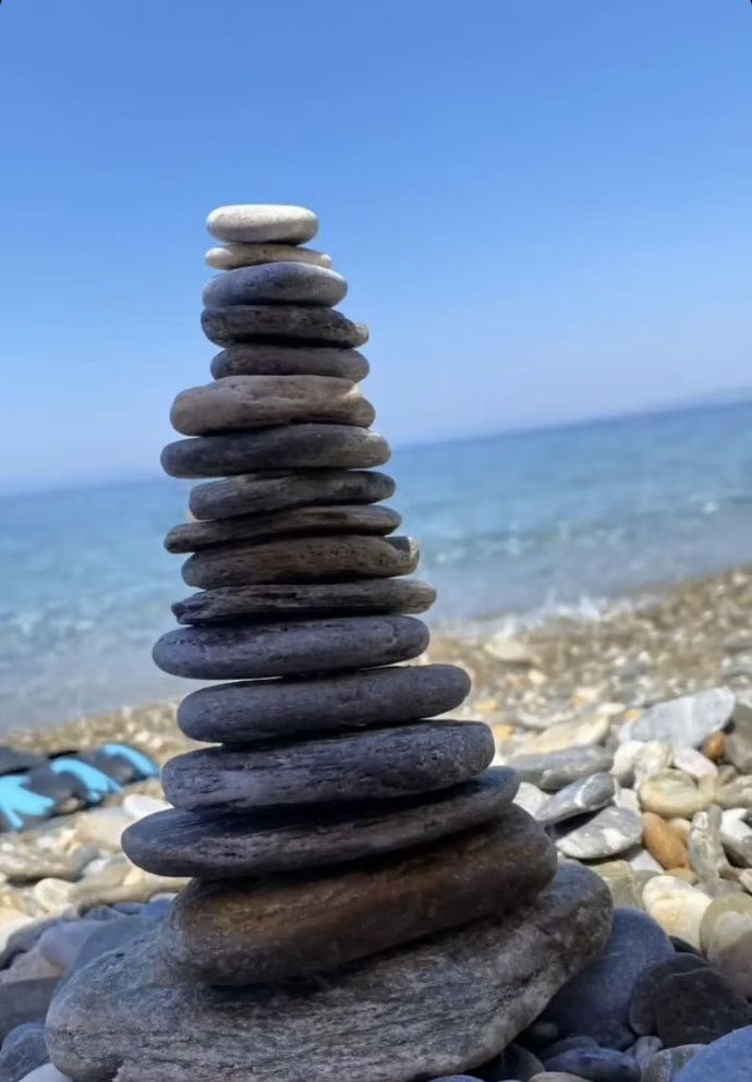 Bir insanın bir yalanını yakaladığında, bin doğrusunu sorgular mısın?