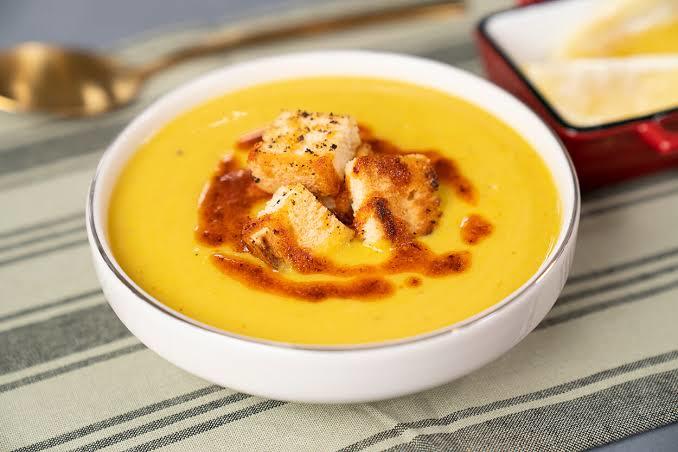 mercimek çorbası salçalı mı olur salçasız mı?