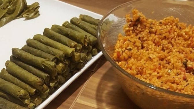 Sevdiğinize hiç sarma sardınız mı?