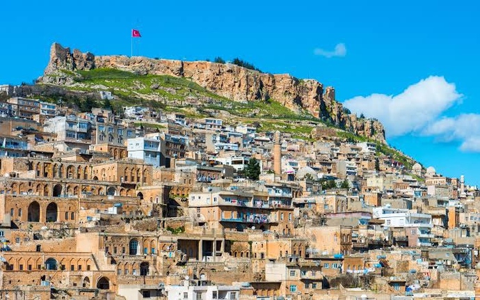 Yaşadığınız yerin ismini söylemeden meşhur bir şeyi ile anlatabilir misiniz?