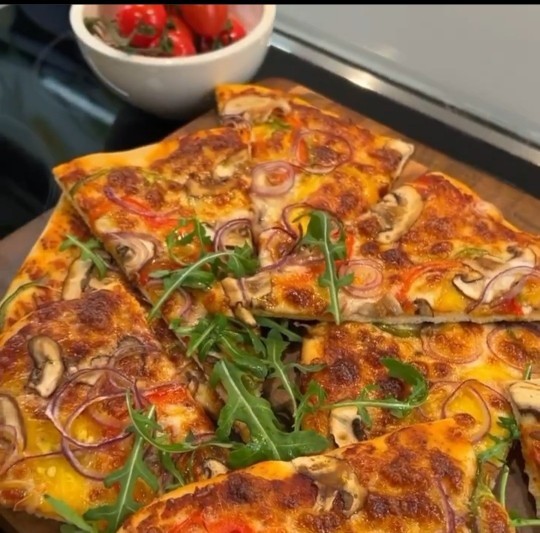 Pizzza hamur tarifi istiyorum?