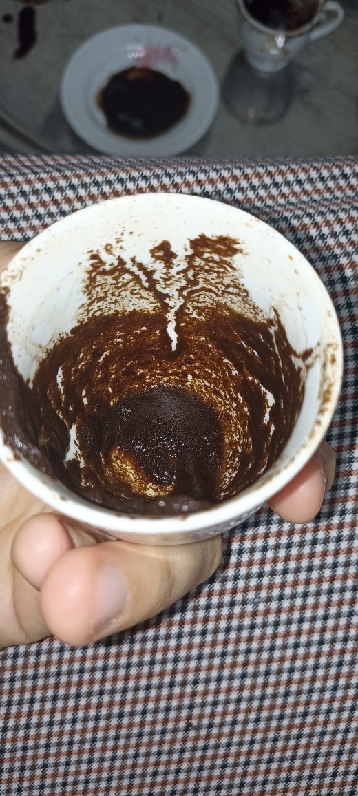 Falcı ya da  medyum olan var mı?
