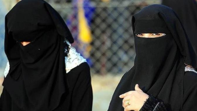 Fransa okullardaki abaya yasağının devamına karar verdi. Siz bu konuda ne düşünüyorsunuz?