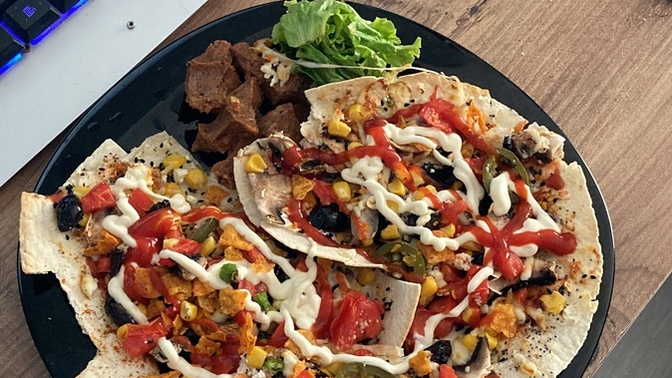 Pizzamdan yemek isteyen var mı 🍕?