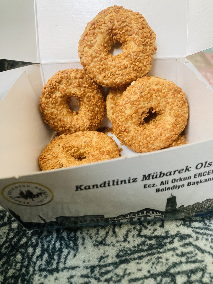 Bugün kandilmis kandiliniz kutlu olsun arkadaşlar kandil simidi aldınız mı 🌸?