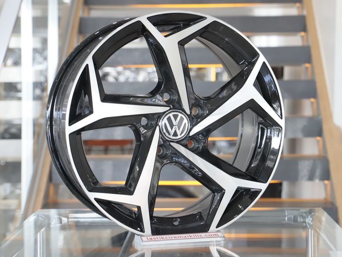 Beyaz VW Polo araç için en güzel jant hangisi?