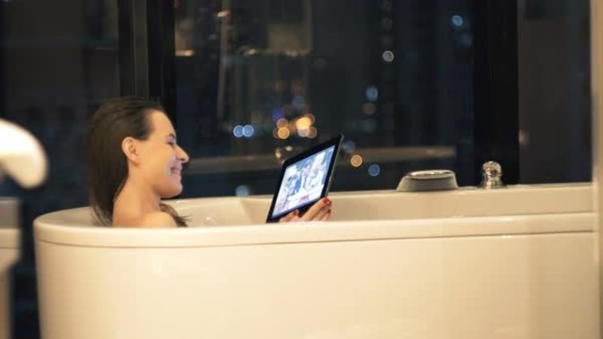 Gece banyo yapılır mı? Korkar mısınız?