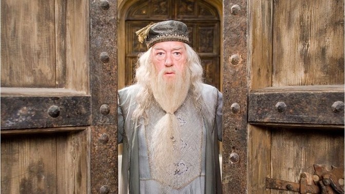 Albus Dumbledore hayatını kaybetti! Dumbledore karakterini sever miydiniz?