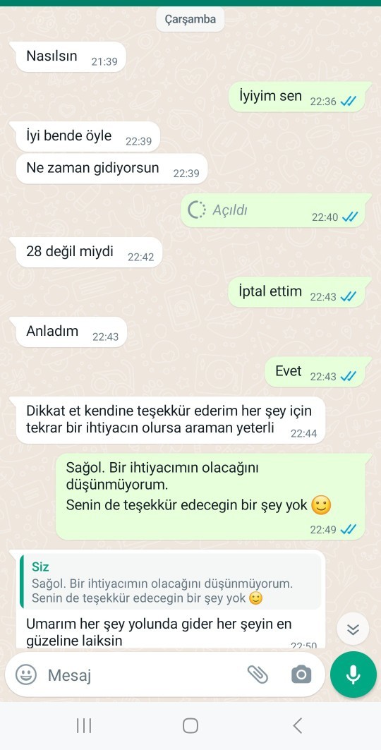 Sevgilimle bir hafta önce ayrıldık. Bir erkek neden eski sevgilisine mesaj atar, istek atar?