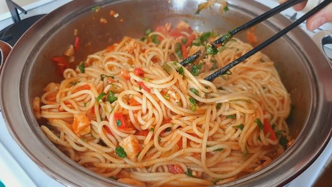 Çubuk makarnayı kırarak mı pişiriyorsunuz, kırmadan mı🍜?