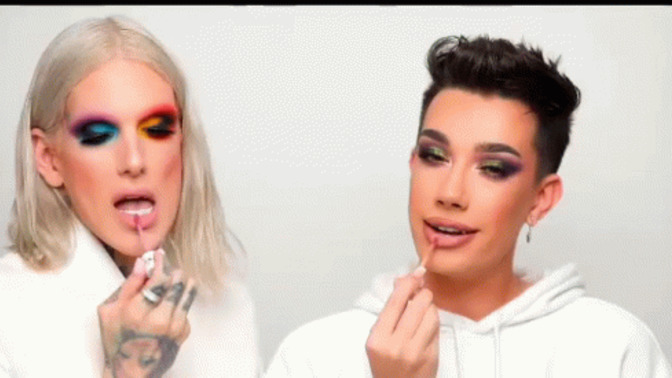 Dudaklarına mat ruj mu yoksa lip gloss mu daha çok yakışıyor?