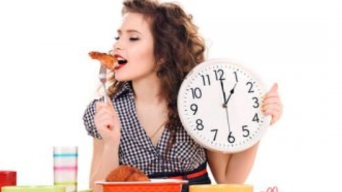 Gece yaşananan tatlı krizini bastırmak için meyve yenir mi?