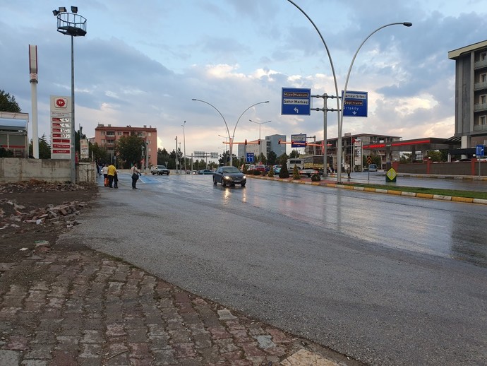 AKOM, İstanbul için "Saat 18.00'den itibaren trafiğe çıkmayın" uyarısı yaptı! Bulunduğunuz yerde yağmur var mı?