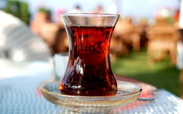Zır zir ağlarken keyif veren bir bardak çay gibi...