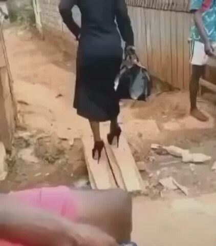 Topuklu ayakkabı her kadına yakışır mı?