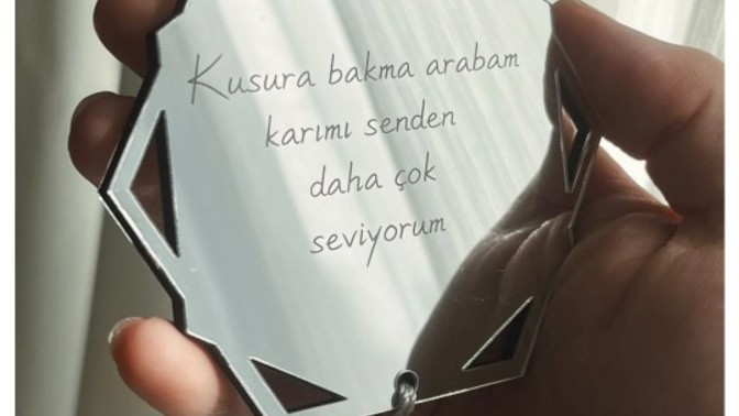Sevgilime bundan alacağım, üzerine ne yazdırabilirim?