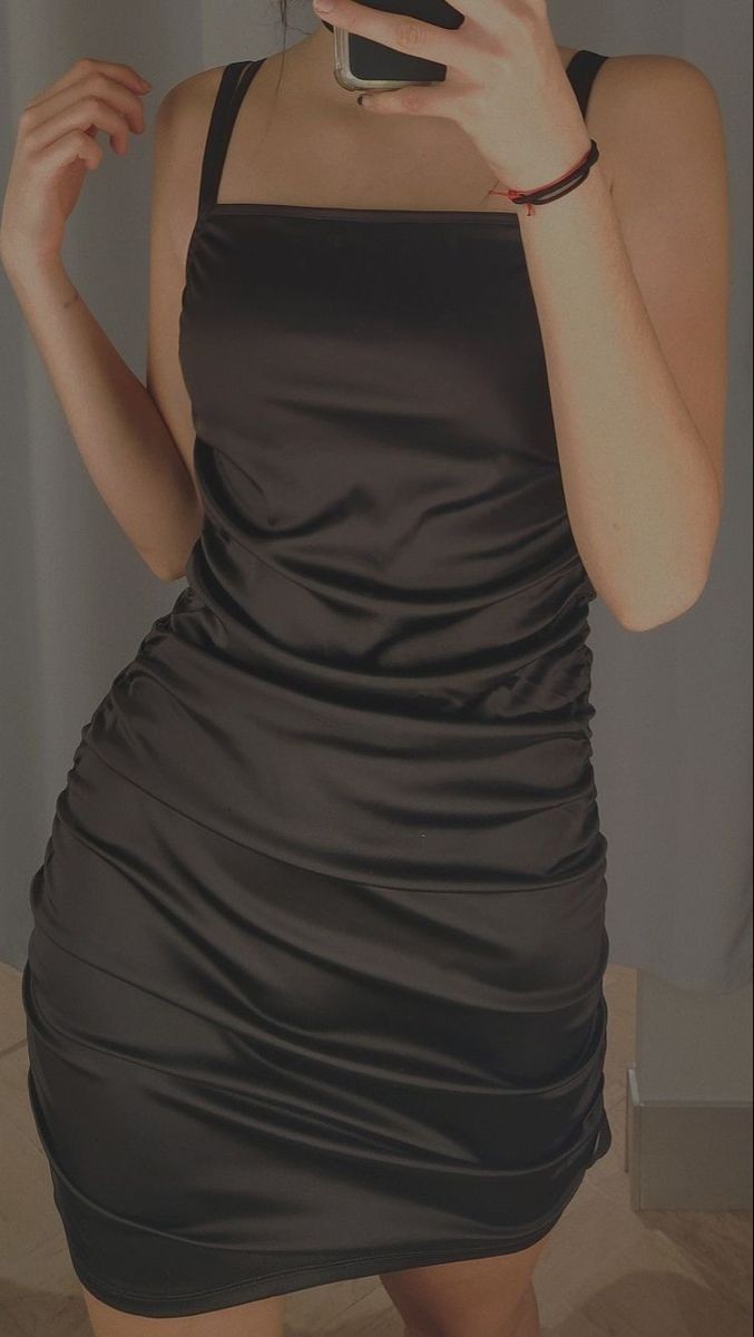 Saten mini gecelik giyebilmek için evli olma şartı var mıdır?