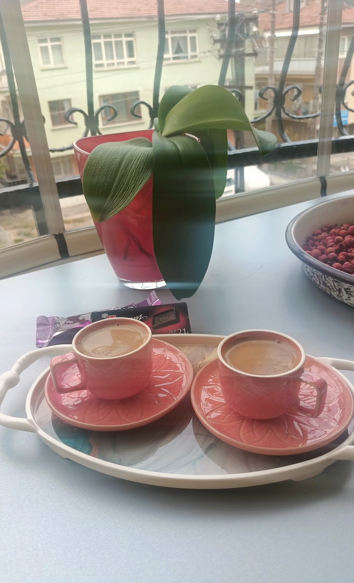 Sağdaki benim