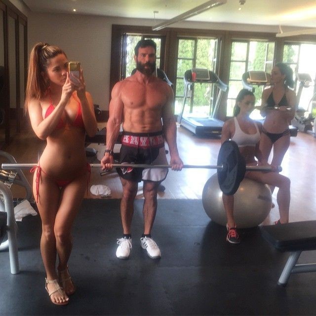 Sevgiliniz ful kız/erkek bulunan bir spor salonuna gitse tepkiniz ne olurdu?