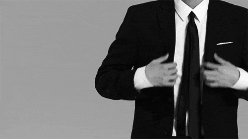 Erkekler takım elbise giyince daha çekici mi olur?