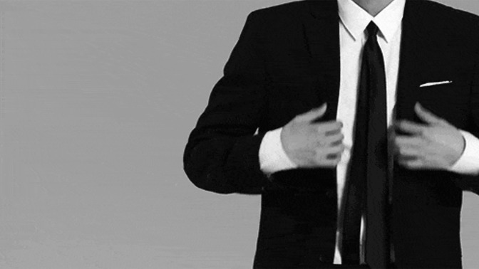 Erkekler takım elbise giyince daha çekici mi olur?