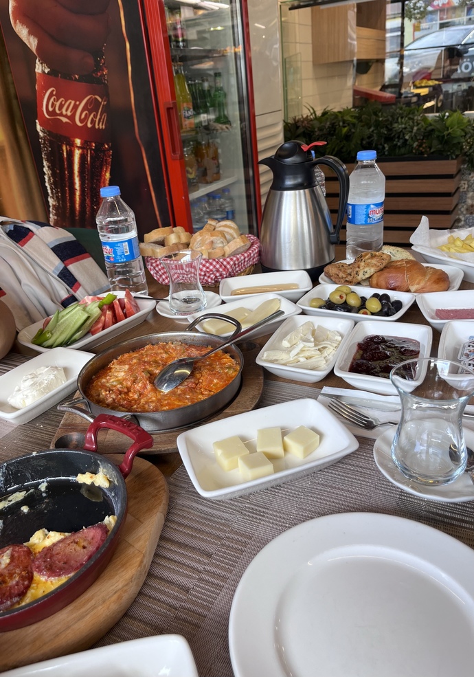 Bu saatte kahvaltı yapılır mı?