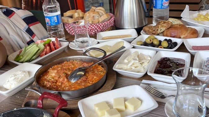 Bu saatte kahvaltı yapılır mı?