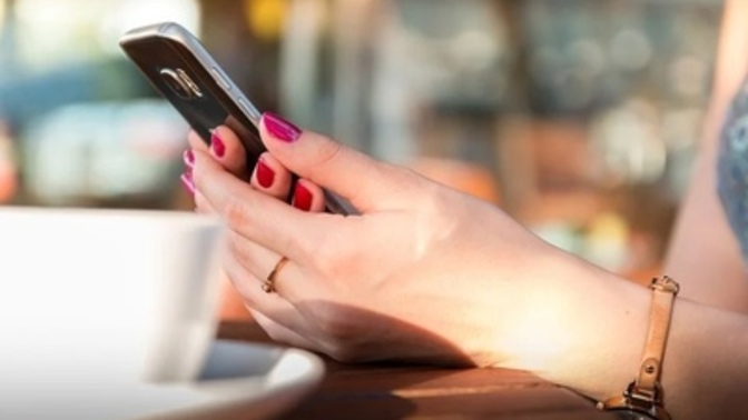 Sevgilinizin telefon rehberine karışıyor musunuz?