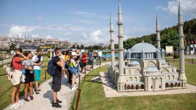 Cumhuriyet’in 100. yılına özel İstanbul'da 4 müze 100 gün boyunca ücretsiz olacak. Müzeye gitmeyi seviyor musunuz?