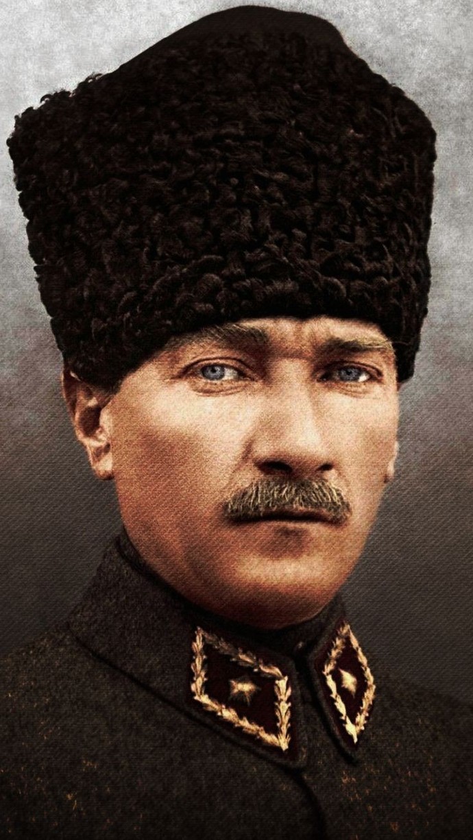 Mustafa Kemal Atatürk’ü sevmeyenlere ne söylemek istersiniz?