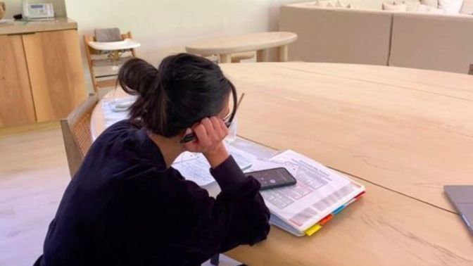 2 yıllık üniversite kazandım ama açıktan okumak istiyorum okuduğum bölümü dondurmadan açıktan okuyabilir miyim?