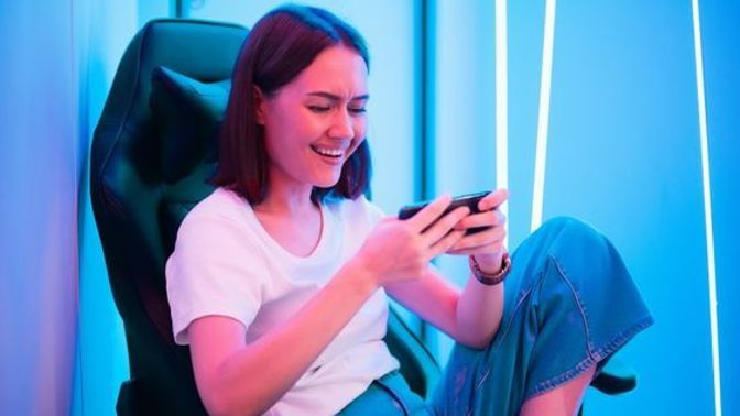 Telefonda oyun oynuyor musunuz,  hangi oyunları oynuyorsunuz?