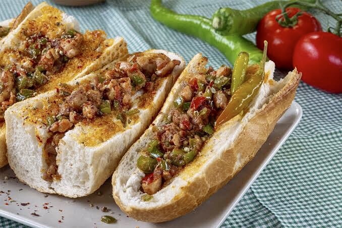 Kokoreç yemek midesizlik midir?