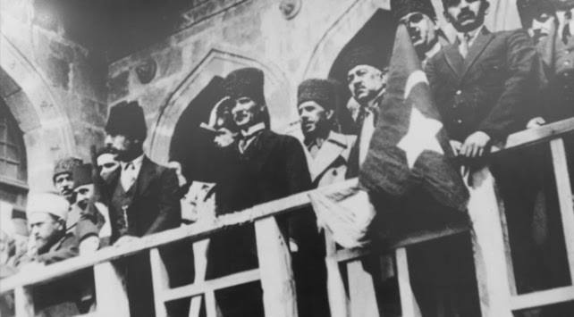 Cumhuriyet ilan edilirken o alanda olmak ister miydiniz?