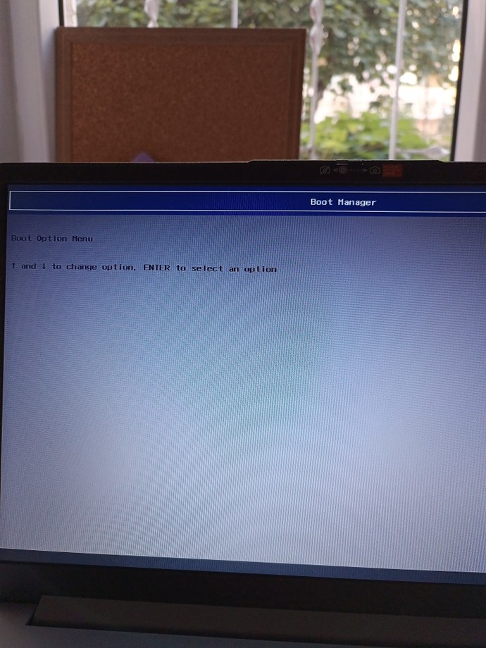 Bilgisayar yeni geldi, açarken siyah ekran veriyor. Ne yapabilirim?