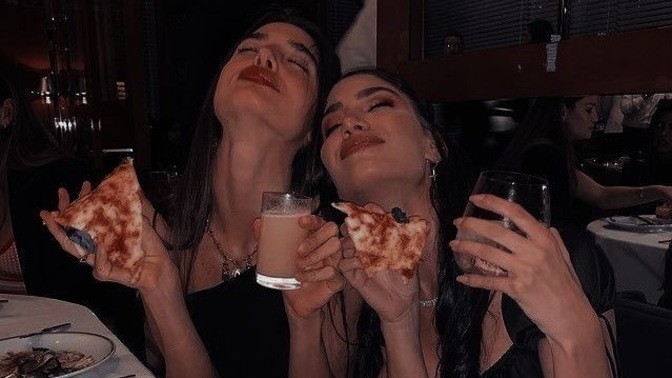 Senin yanında insan sıkılır mı, eğlenir mi?
