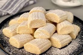 Çay keyfinize hangi kurabiye eşlik etsin: elmalı kurabiye mi, un kurabiyesi mi?