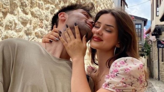 Sevgiliniz ile sosyal medyada çok fazla fotoğraf/hikaye paylaşır mısınız?