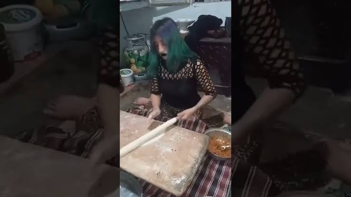 Gotik giyim tarzını kadınlara yakıştırır mısınız?