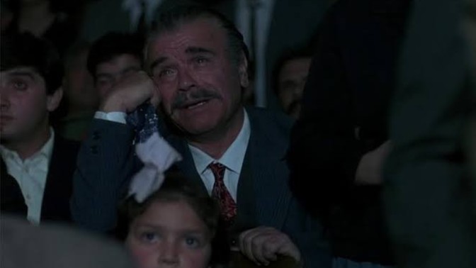 Sinema da Duygusal film izlerken, herkesin için de ağlamaktan utanıyor musunuz, yoksa ağlar mısınız?