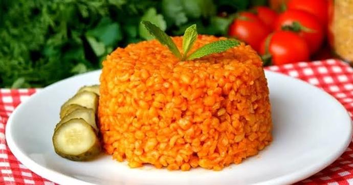 Bulgur pilavını salçalı mı tereyağlı mı seversiniz?