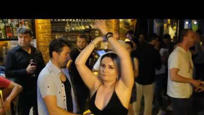 Latin dans gecesine hiç gittiniz mi?