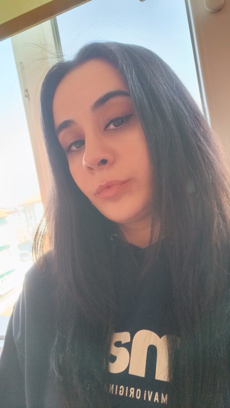 Asla yüzümden kilo alamıyorum.😔 yüzüm küçük olduğu için açık saçın yakışmadığı söyleniyor, kötü mü görünüyor?