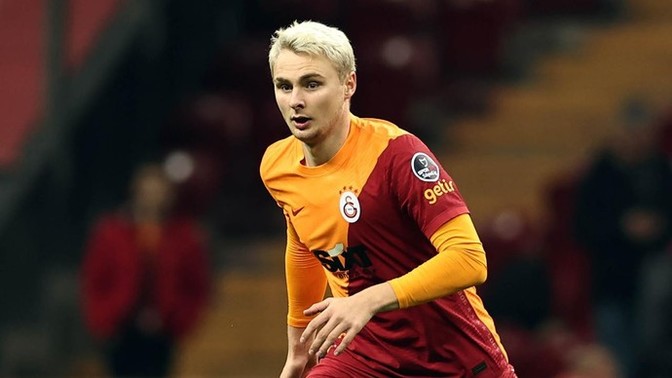 Galatasaray'da stoper mevkisinde oynayan futbolculardan hangisi daha çok forma bulma şansı hak ediyor?