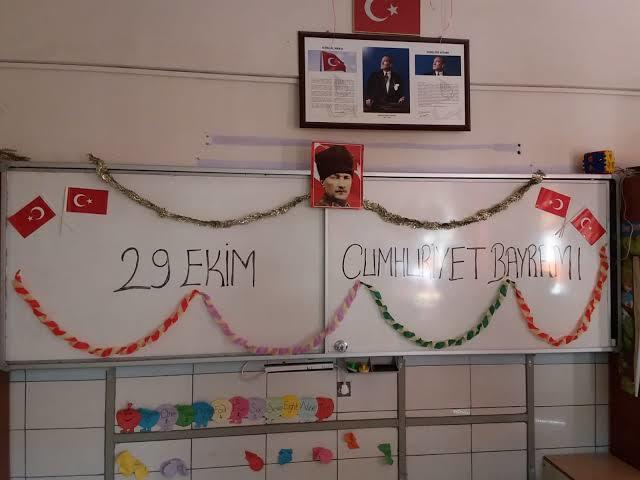 Öğrenciyken Cumhuriyet Bayramı için sınıfınızı süsler miydiniz?